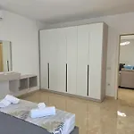 Sea View In 100 شقة *