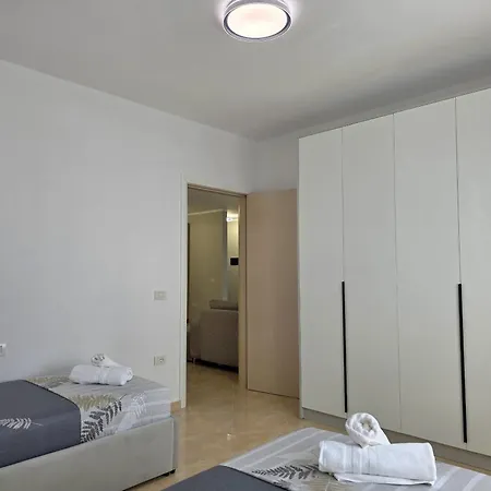 Sea View In 100 Apartament