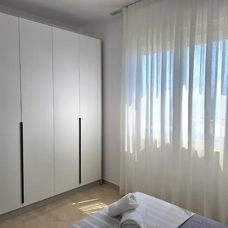 Apartament Sea View In 100