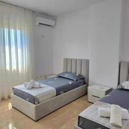 Sea View In 100 Apartament